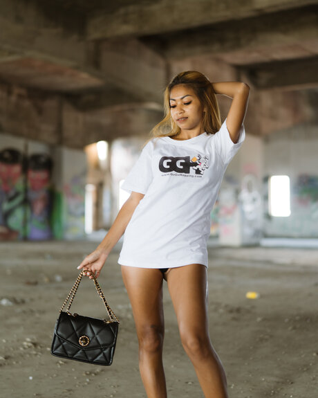 Benzasia model high quality image