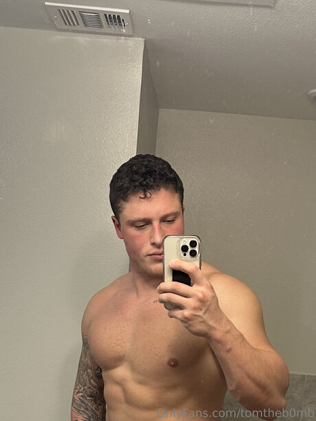 Tomtheb0mb high quality pornstar galleries