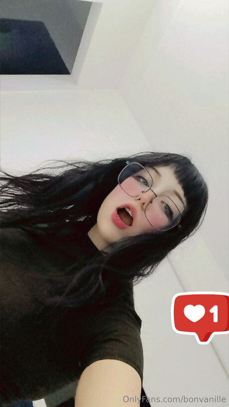 Bonvanille model porn pic