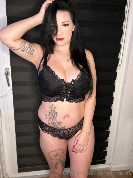 Schaennie 95 high quality pornstar archive