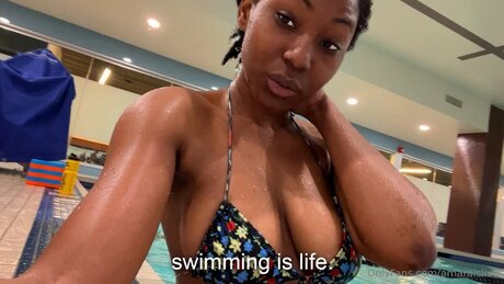 Amaraislive star adult pics