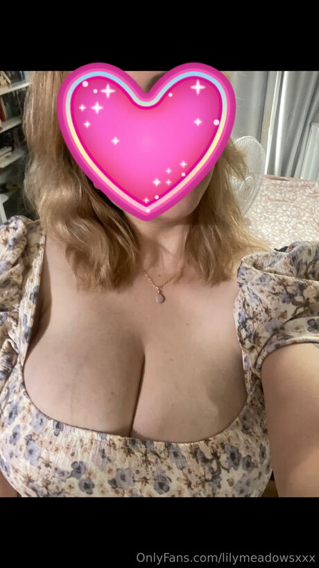 Lilymeadowsxxx model hd photos