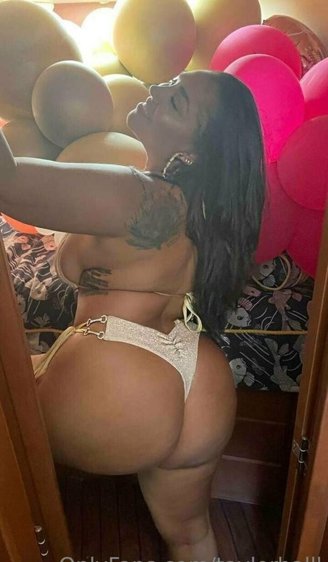 Taylor Halll_ high quality actress gallery