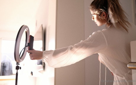 valentina sm model art pic