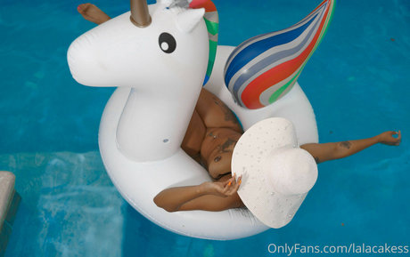 lalacakes pretty pornstar galleries