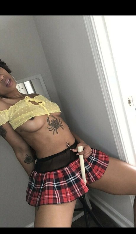 lalacakes nice model image