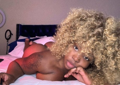 Chocolate Goddess sexy pornstar image