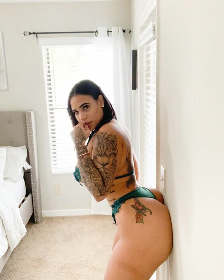 Daryta Sanchez sexy star photo