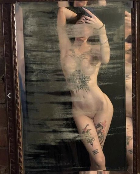 _holynekk sex model picture