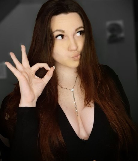 Junie Dyana nude model photos