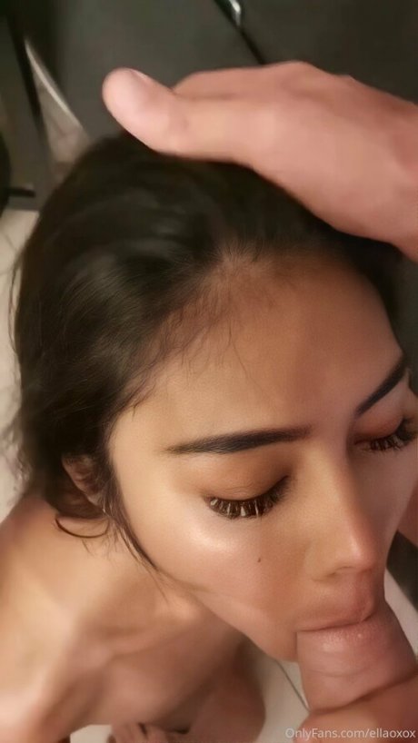 Ella Knoxi star naked pic