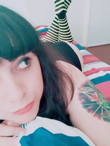 Eminitta model porn picture