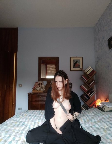 the suicide room pornstar pretty picture