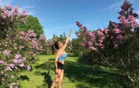 Simpalicety naked actress pictures