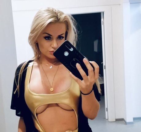 Honey Hera star picture