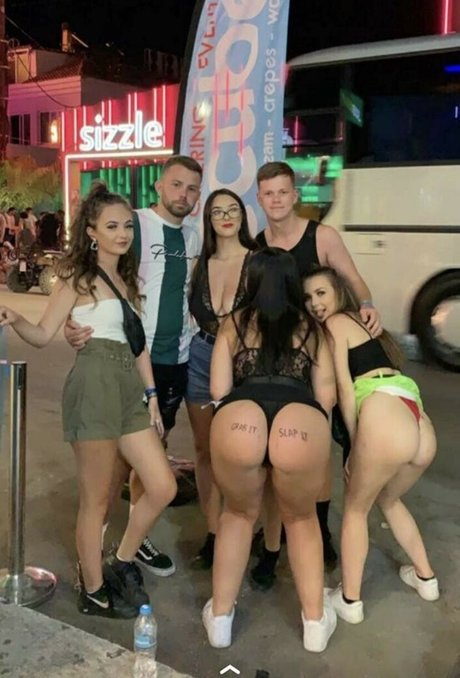 Chloe Kerton star naked picture