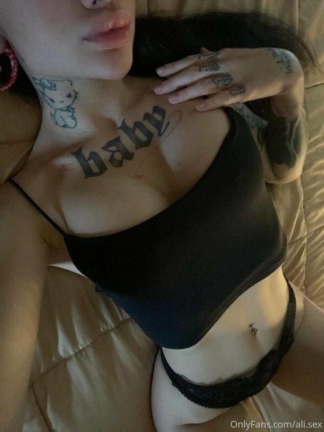 Alice X pornstar erotic image