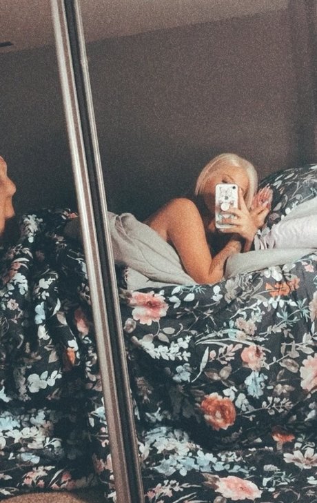 Gabs Handly model images