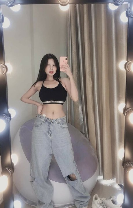 YiYi nice model pictures