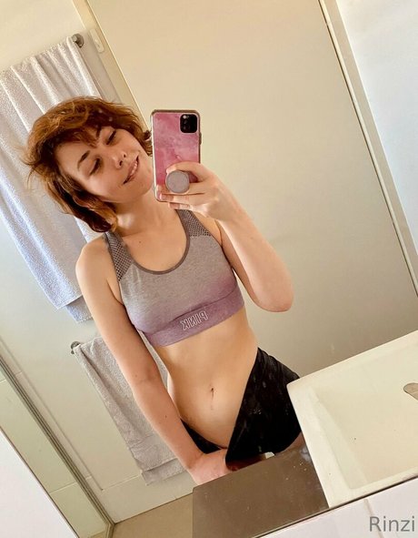 Rinzi nude model pics