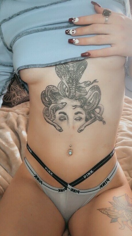 Tayaliz model sexy image