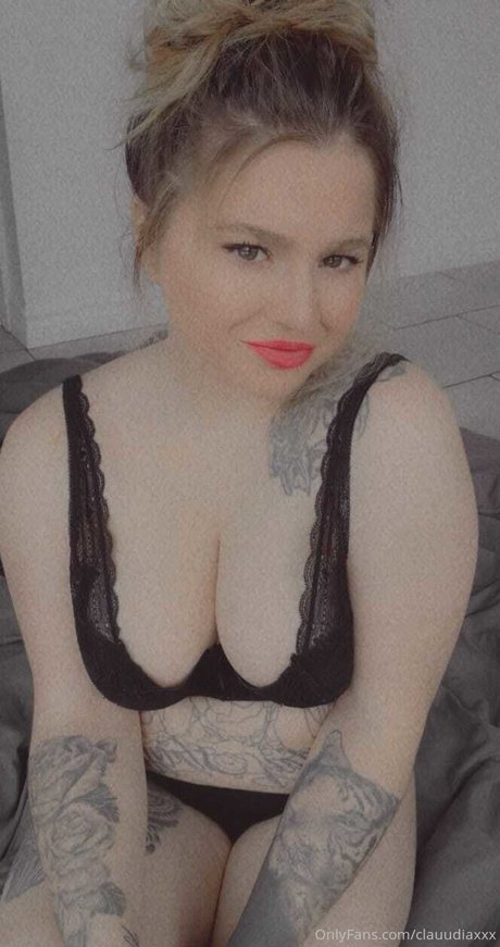 Claudia Lussier star porn photo