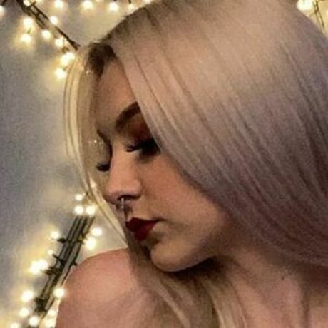 Abi Tumber model high quality images