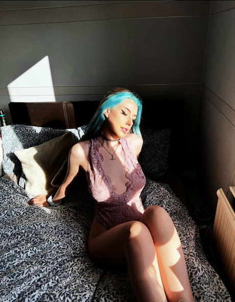 snowelle beautiful actress picture