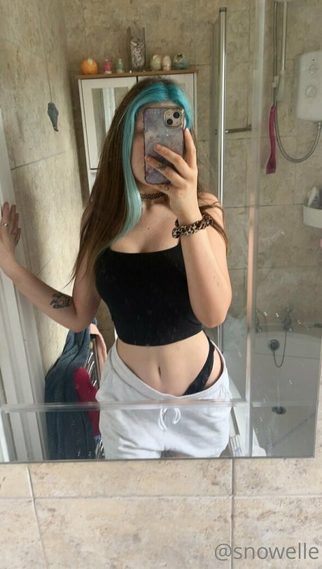 snowelle model sexy pic