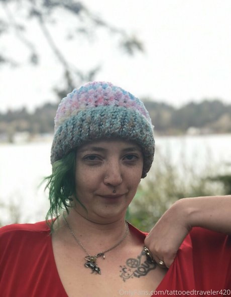 UnicornButtStuff model naked pics