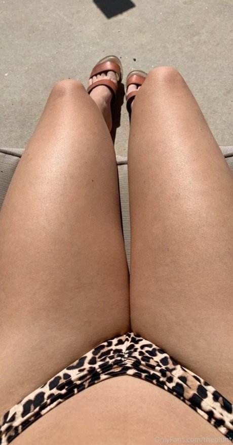 theblunt xxx model image