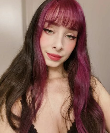 Mizzy Cyn beautiful actress pictures