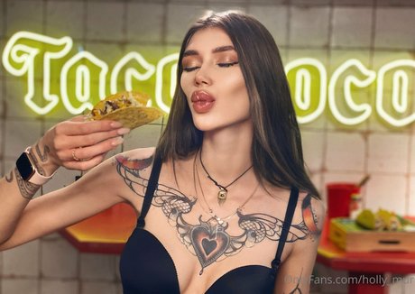 Holly Mur star best pictures