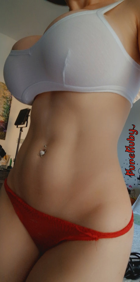 bimbo onlyfans nude picture