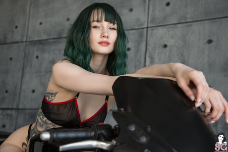 LISA BERRY hot model archive