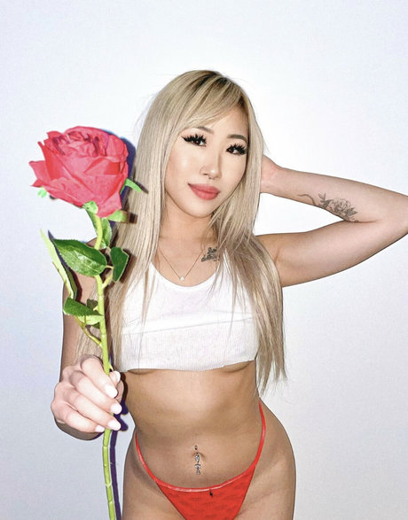 Peachykorean pornographic model img