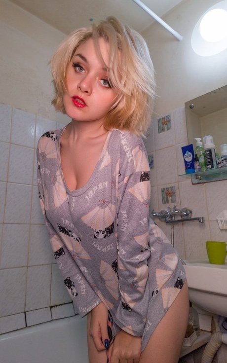 Velvet night porn actress img