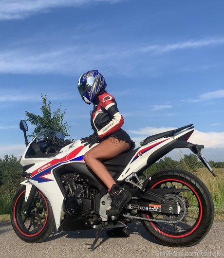 Tori Vikk sexy pornstar photos