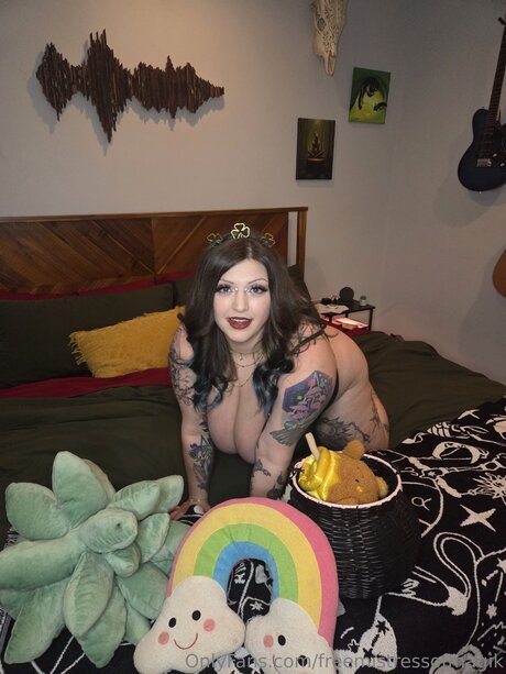 Freemistressofmagik free model pictures