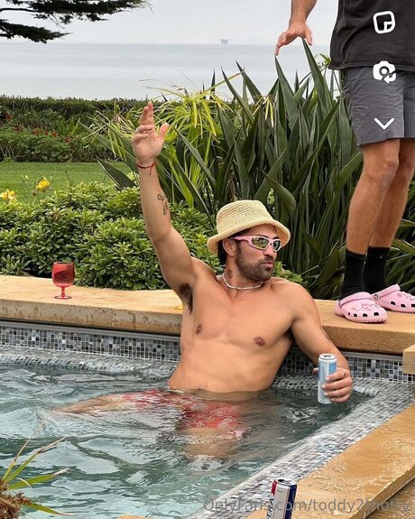 Toddy2thotty model hd pics