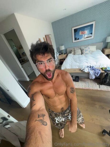 Toddy2thotty star naked photos