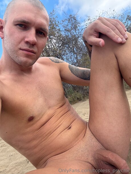 Topless Psychic naked model pics