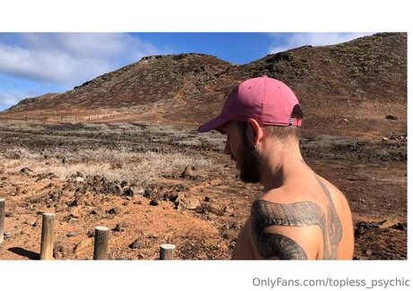 Topless Psychic nice model img