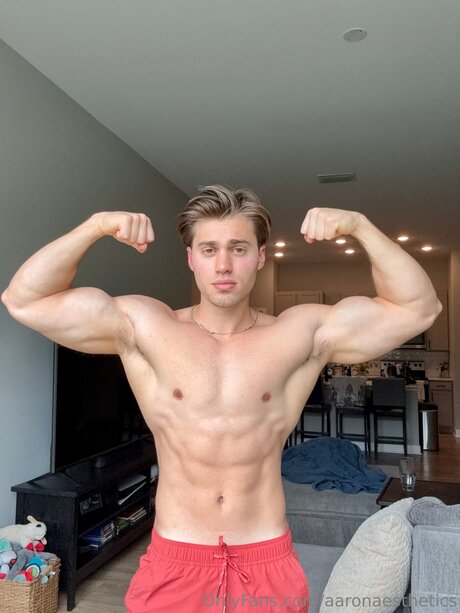 Aaronaesthetics star adult photos