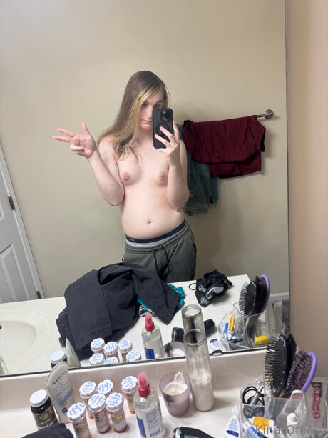 Kinarofficial naked star galleries