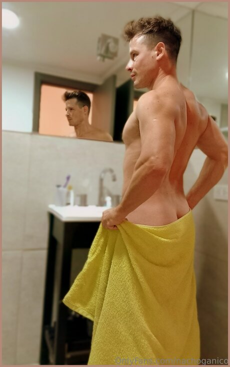 Nachoganico naked star image