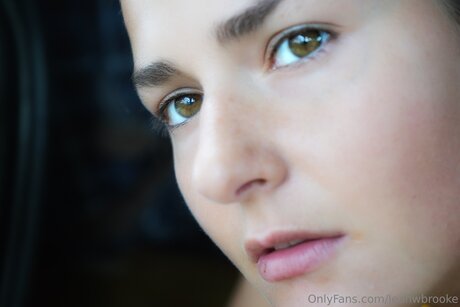 Leahwbrooke pornstar adult pics