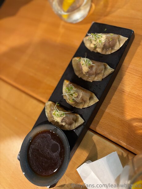 Leahwbrooke free pornstar pics