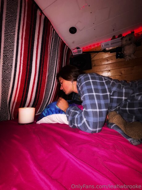 Leahwbrooke top model photos