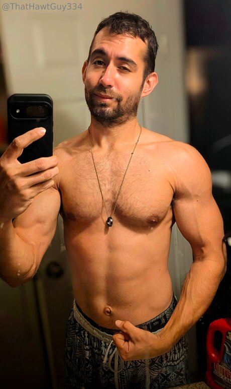 Thathawtguy334 porn model images